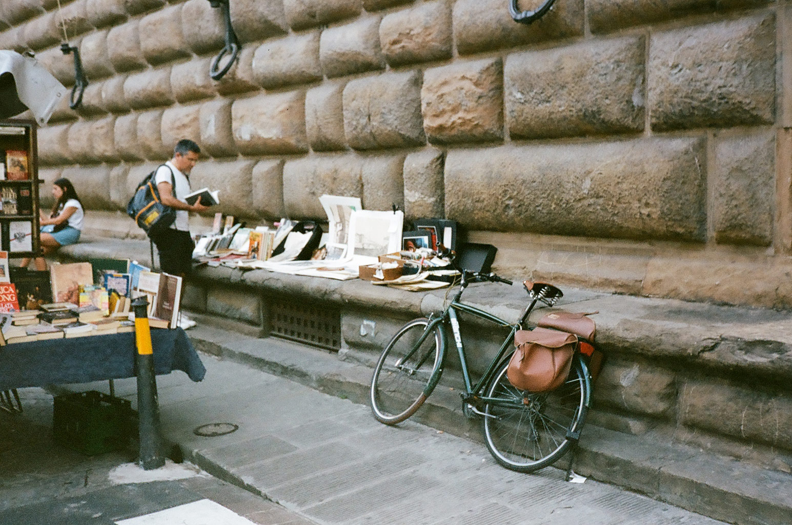 Roxy-Lee-Artist-Florence-Bike-read-break